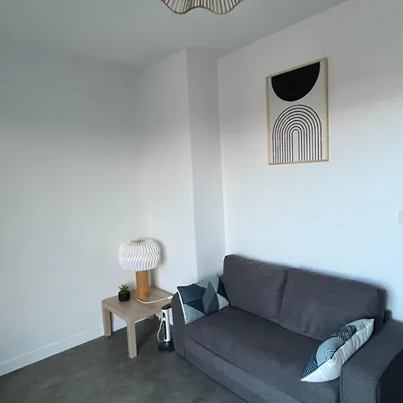 F2 Neuf, Centre Ville, Terrasse, Wifi, Garage En Option Apartment