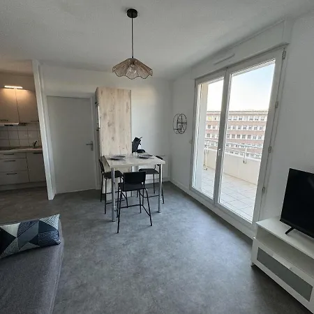 F2 Neuf, Centre Ville, Terrasse, Wifi, Garage En Option