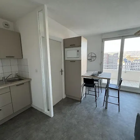 F2 Neuf, Centre Ville, Terrasse, Wifi, Garage En Option Apartman Clermont-Ferrand