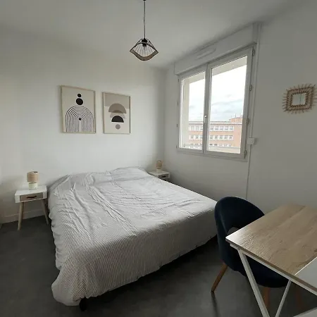 F2 Neuf, Centre Ville, Terrasse, Wifi, Garage En Option