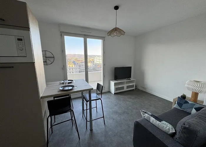 F2 Neuf, Centre Ville, Terrasse, Wifi, Garage En Option
