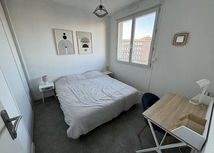 F2 Neuf, Centre Ville, Terrasse, Wifi, Garage En Option アパート